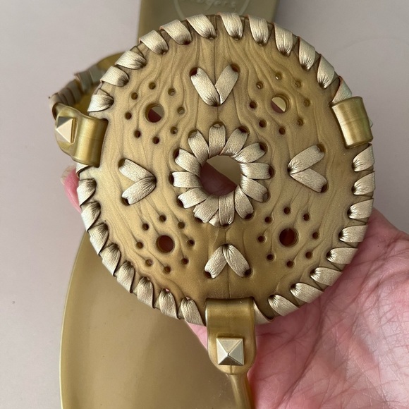 Jack Rogers Gold Rubber Medallion Sandals Boho Beachy Coastal Summer Vacation 9 - Picture 9 of 10